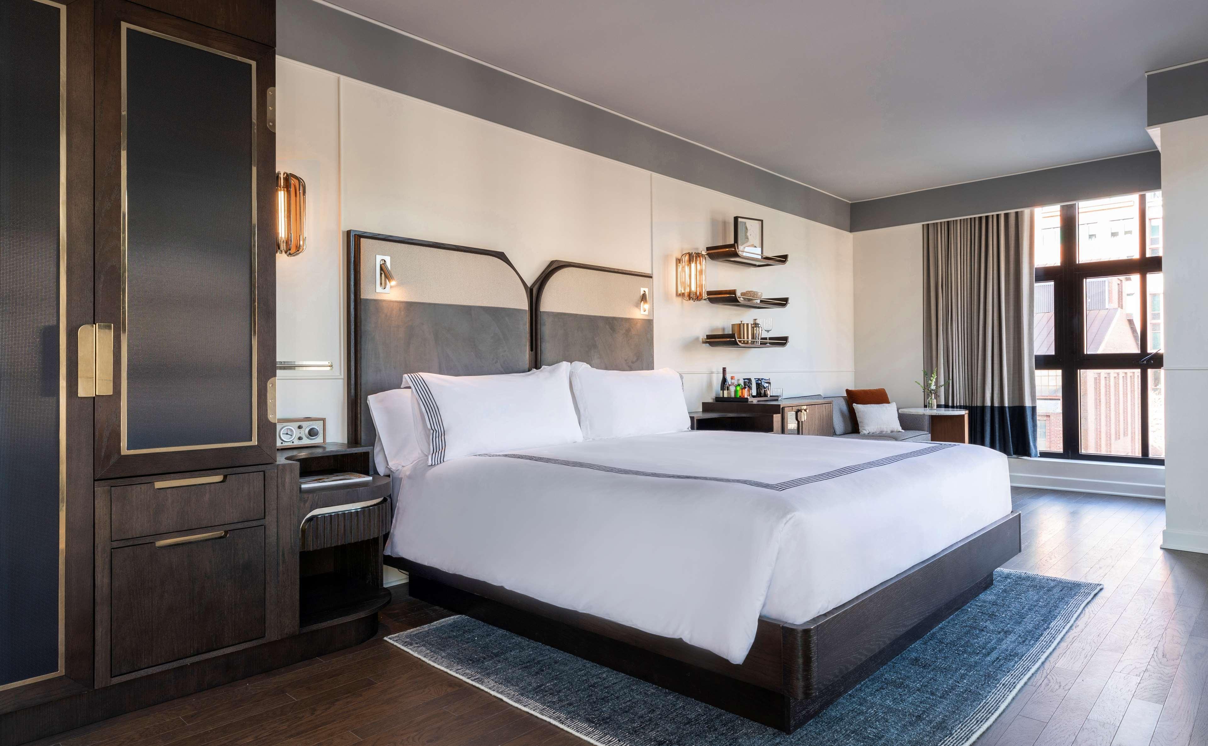 Thompson Dc, By Hyatt